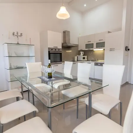Villa Cecilia With Heated Pool *